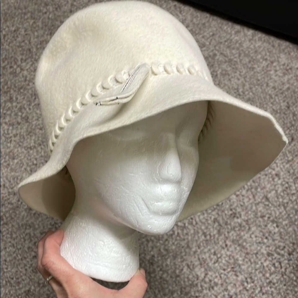 Vintage 20s wool Cream bucket style Women's Hat